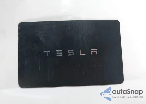 2023 Tesla Model Y Awd/Long Range Dual Motor All-Wheel Drive z USA, uszkodzony, nr VIN 7SAYGDEE3PF696104
